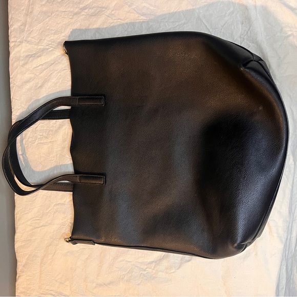 Saint Laurent Toy North/South Black Leather Tote - Picture 13 of 16